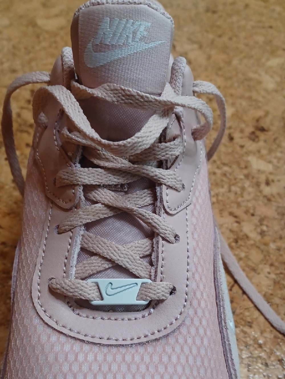 Nike Women's Ryz 365 2 Pink/Tan/White Athletic Shoes Size 9 NWOB - Picture 4 of 8